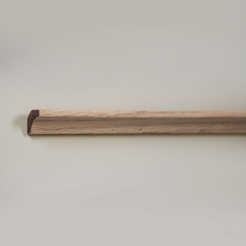 Massivt trä invändigt hörnlister/Scotia gjutning (lindad med röd ekfaner + färg) - Ekfärg 3/5' x 3/5'