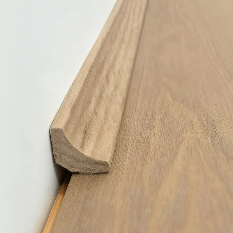 Massivt trä invändigt hörnlister/Scotia gjutning (lindad med röd ekfaner + färg) - Ekfärg 3/5' x 3/5'